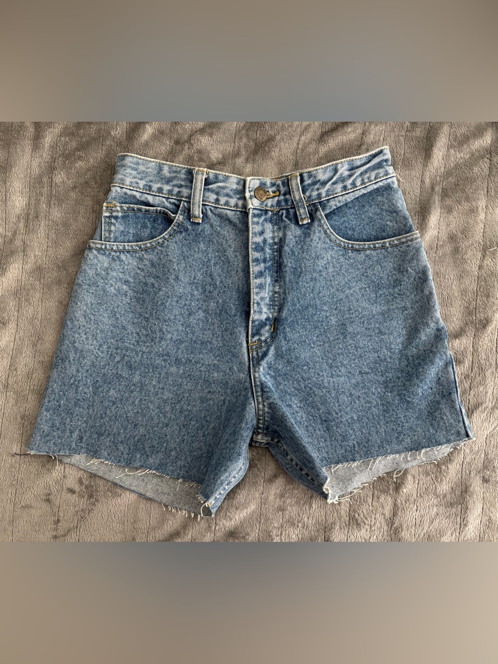 vintage George Marciano Guess cutoff denim shorts ~size 26